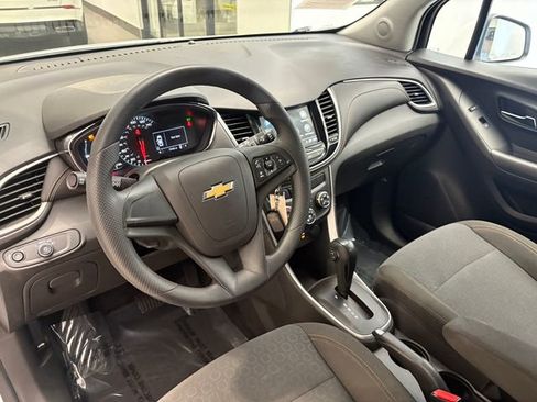 Used 2018 Chevrolet Trax LS image 22