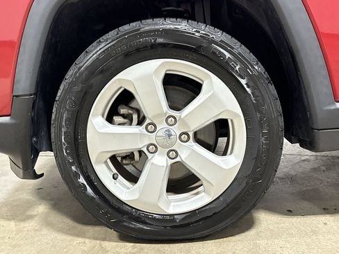 Used 2018 Jeep Compass Latitude w/ Popular Equipment Group AWD/4WD image 26