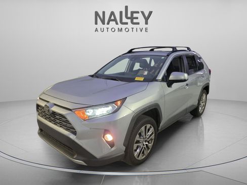 Used 2019 Toyota RAV4 Limited image 1