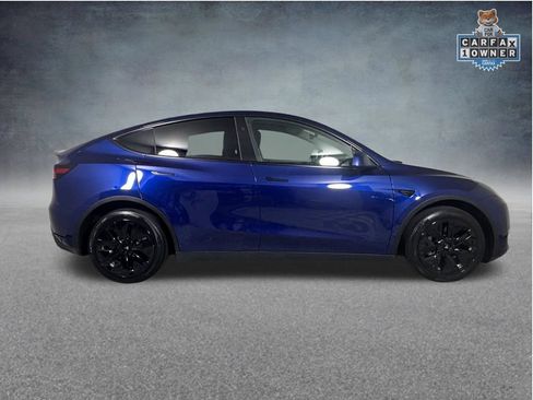 Used 2024 Tesla Model Y Long Range AWD/4WD image 10