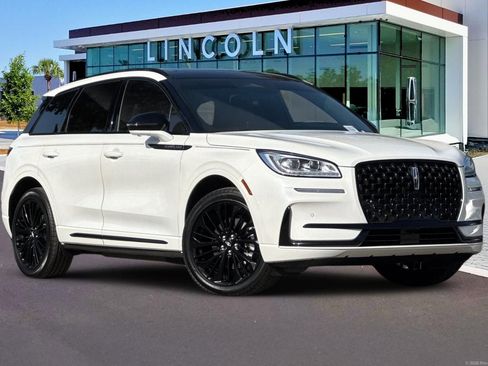 Certified 2025 Lincoln Corsair Grand Touring w/ Equipment Group 302A AWD/4WD image 2