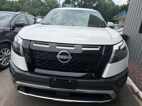 Used 2024 Nissan Pathfinder Rock Creek AWD/4WD image 2