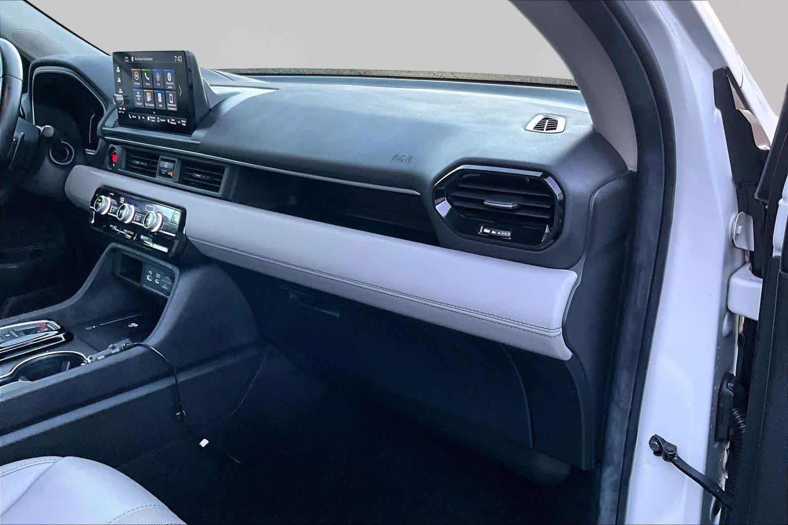 Used 2025 Honda Pilot EX-L image 19