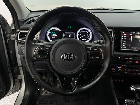 Used 2017 Kia Niro Touring image 22