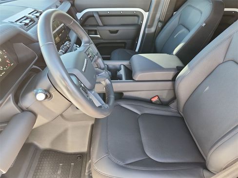 Used 2025 Land Rover Defender 110 S image 10