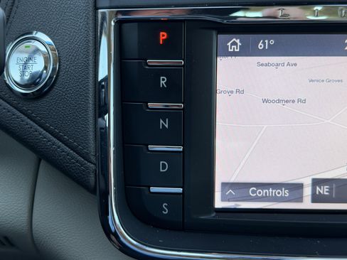 Used 2020 Lincoln Continental w/ Premium Package image 24