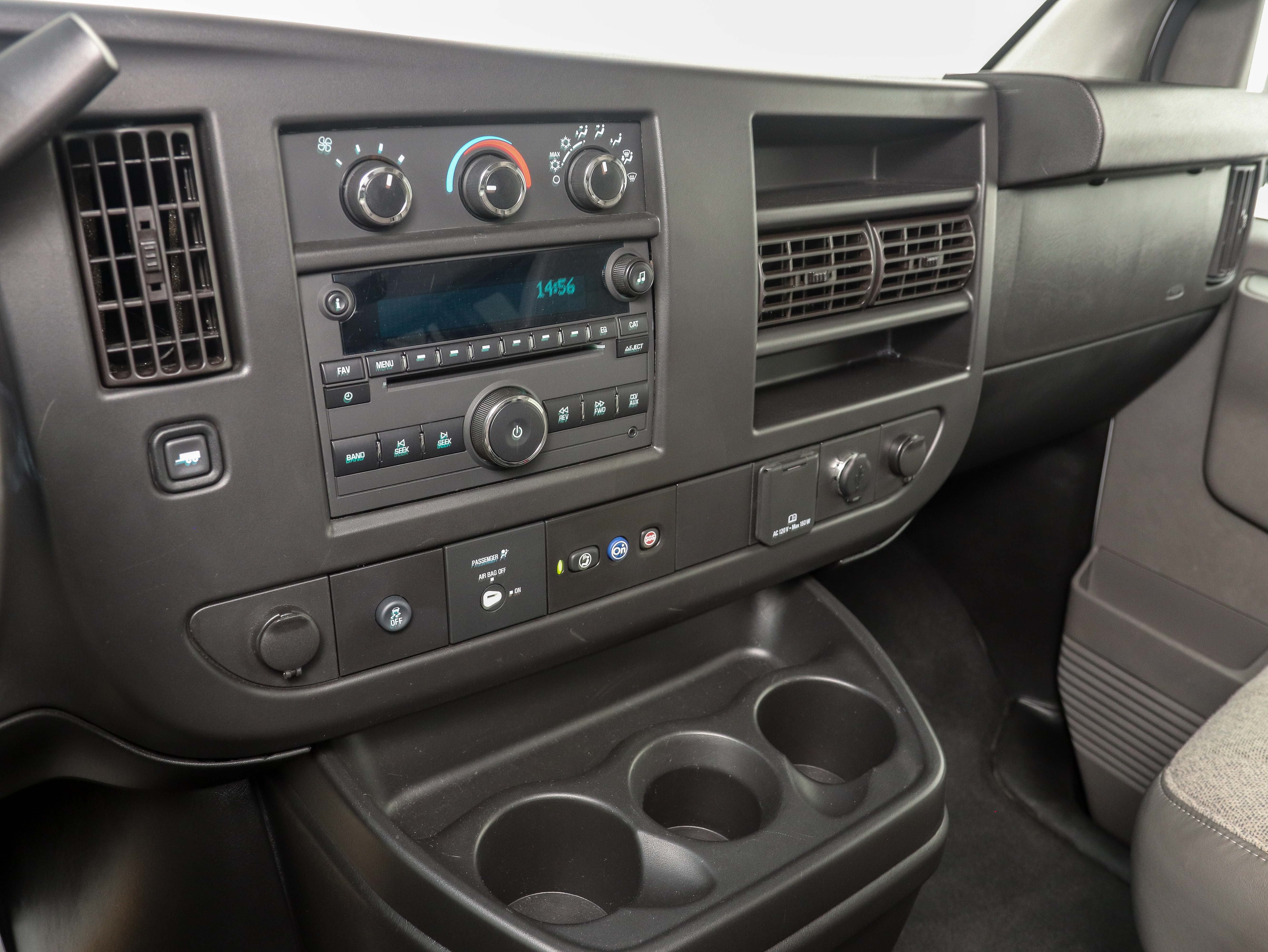 Used 2019 Chevrolet Express 3500 LS RWD image 17