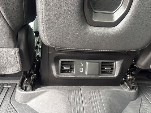 Used 2022 GMC Sierra 1500 SLT w/ X31 Off-Road Package image 18