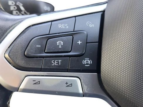 Used 2023 Volkswagen Atlas SE image 21