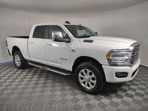 Used 2023 RAM 2500 Laramie AWD/4WD image 3