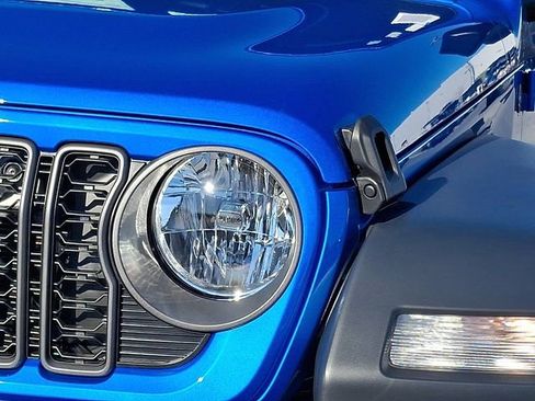 New 2026 Jeep Gladiator Sport image 7