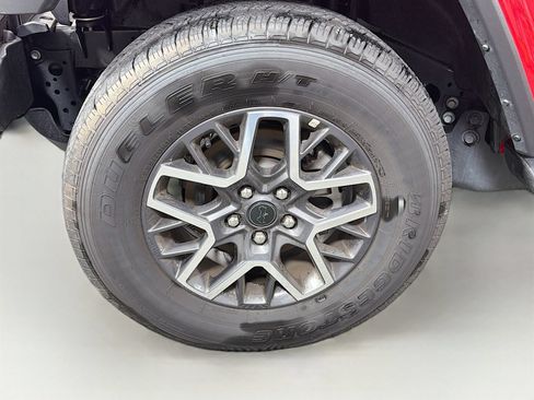 Used 2026 Jeep Wrangler Unlimited Sahara AWD/4WD image 32