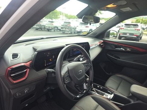 Used 2024 Chevrolet TrailBlazer RS w/ Driver Confidence Package AWD/4WD image 9