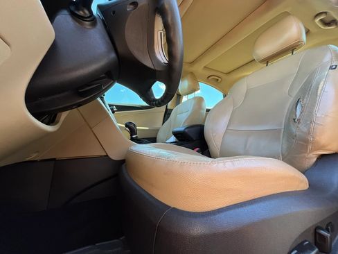 Used 2012 Hyundai Sonata Limited FWD image 9