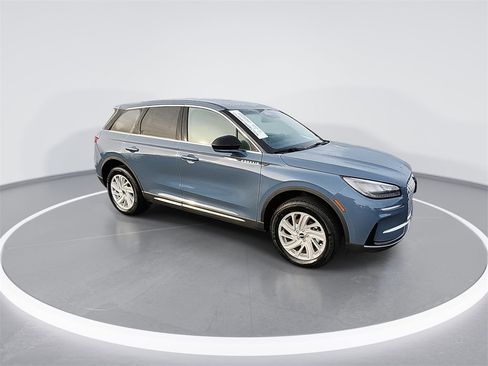 Used 2025 Lincoln Corsair FWD image 2