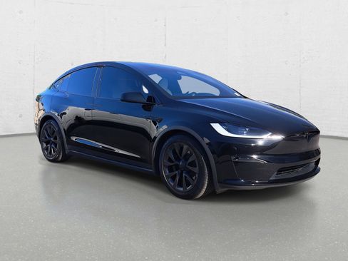 Used 2023 Tesla Model X image 3