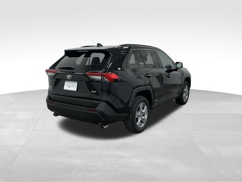 Used 2025 Toyota RAV4 XLE image 4