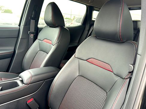 New 2026 Nissan Kicks SR w/ Cold Weather Package FWD image 11