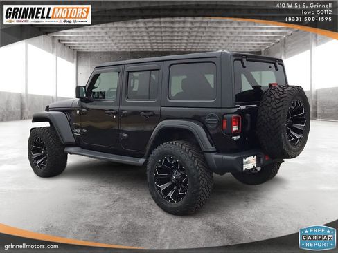 Used 2019 Jeep Wrangler Unlimited Sahara image 7