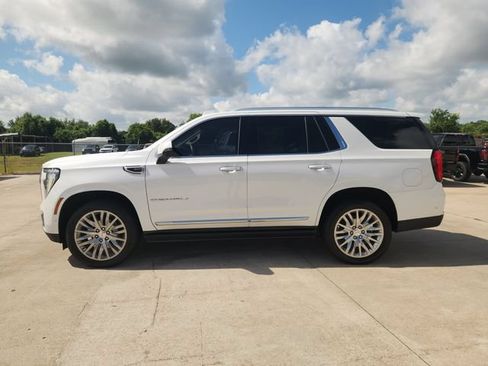 Used 2025 GMC Yukon Denali w/ Sun & Power Step Package RWD image 4