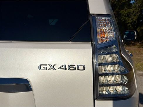 Used 2023 Lexus GX 460 Premium image 10