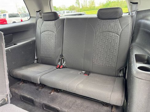 Used 2014 GMC Acadia SLE FWD image 17