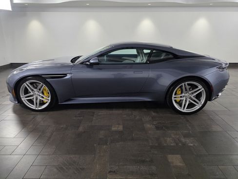 Used 2025 Aston Martin DB12 Coupe RWD image 18