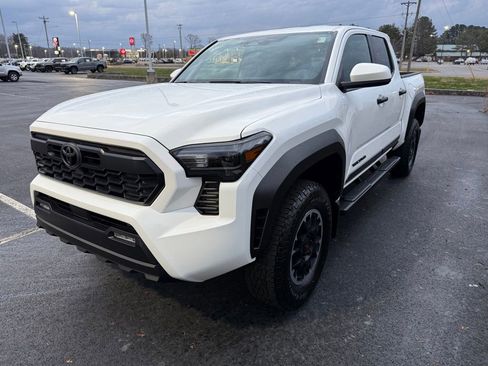 New 2025 Toyota Tacoma TRD Off-Road image 6