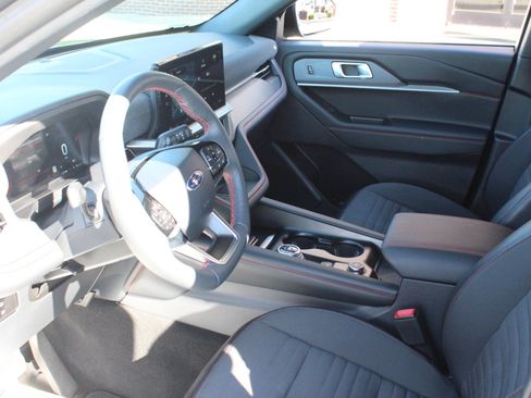 Used 2025 Ford Explorer ST-Line w/ Premium Package RWD image 12