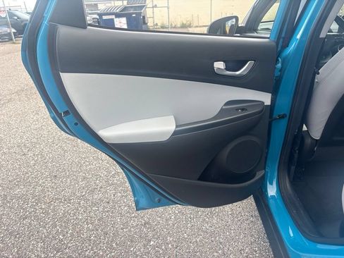Used 2022 Hyundai Kona SEL w/ Convenience Package FWD image 12