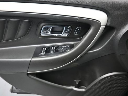 Used 2018 Ford Taurus SEL image 10