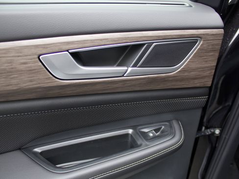 New 2026 Volkswagen Atlas SEL image 25