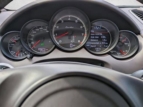 Used 2014 Porsche Cayenne Turbo image 11