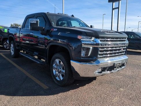 Used 2022 Chevrolet Silverado 2500 LTZ w/ LTZ Premium Package image 3