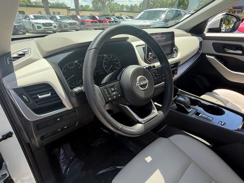 Certified 2023 Nissan Rogue SV w/ SV Premium B Package FWD image 10