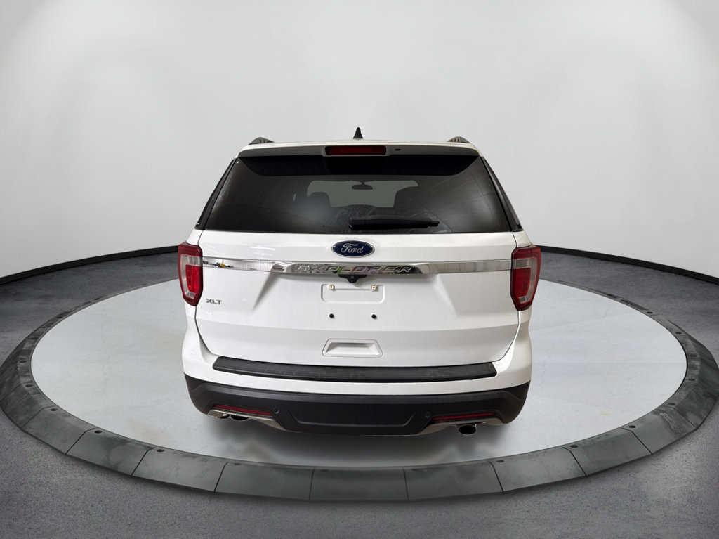 Used 2018 Ford Explorer XLT FWD image 7