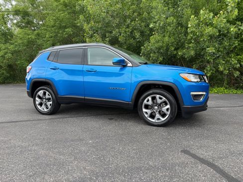 Used 2019 Jeep Compass Limited AWD/4WD image 2