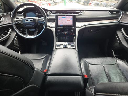 Used 2022 Jeep Grand Cherokee Overland AWD/4WD image 16