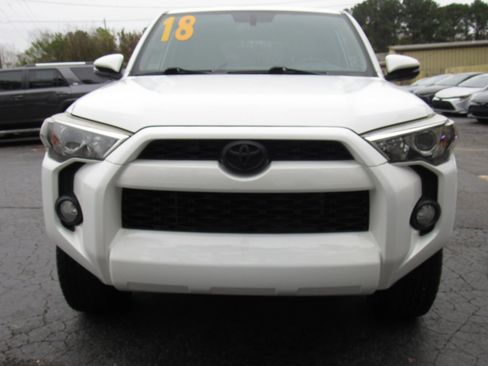 Used 2018 Toyota 4Runner SR5 Premium image 2