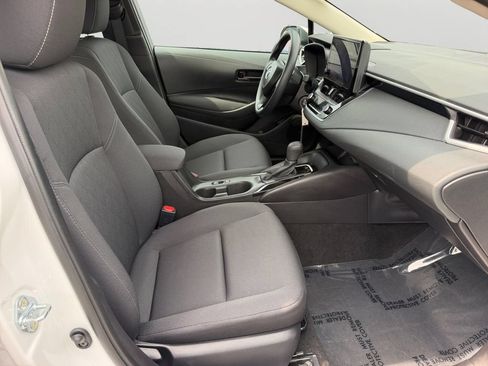 Used 2025 Toyota Corolla LE FWD image 7