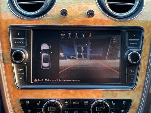 Used 2018 Bentley Bentayga Onyx Edition image 30