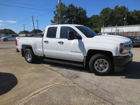 Used 2018 Chevrolet Silverado 1500 W/T w/ WT Convenience Package AWD/4WD image 2