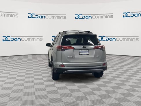 Used 2017 Toyota RAV4 XLE AWD/4WD image 7