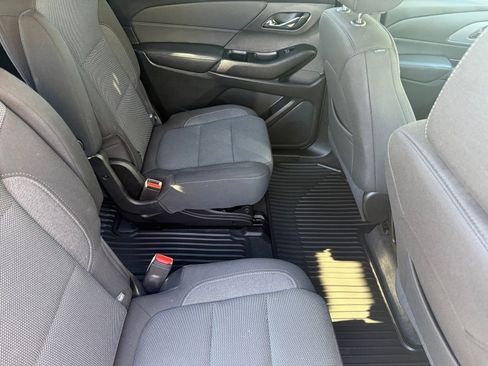 Used 2023 Chevrolet Traverse LT image 29