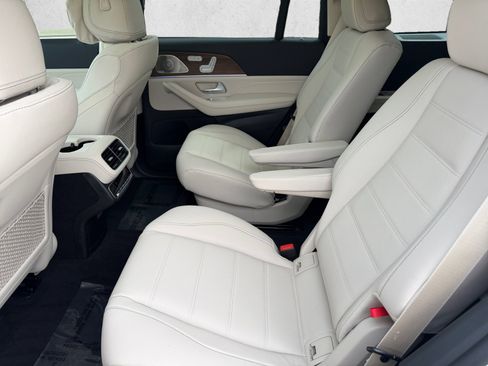 New 2026 Mercedes-Benz GLS 450 4MATIC image 17
