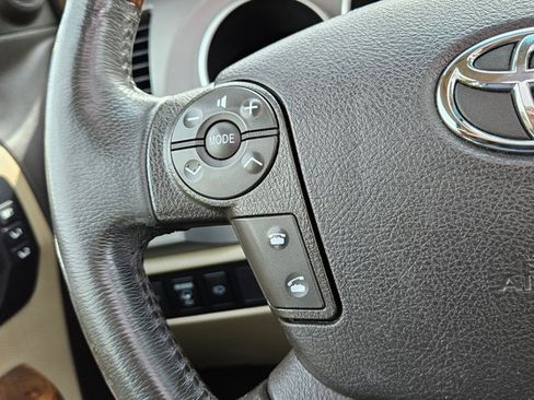Used 2010 Toyota Sequoia Platinum image 22