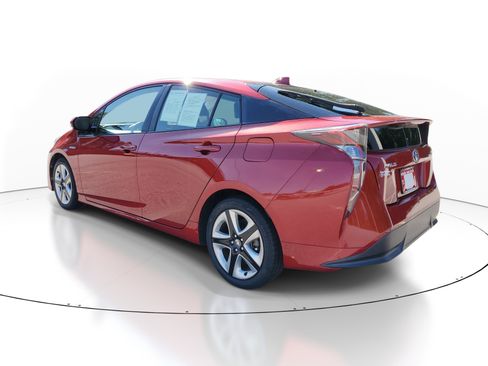 Used 2016 Toyota Prius Four FWD image 4