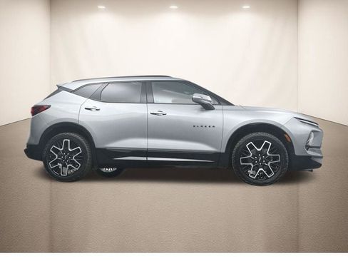 Used 2023 Chevrolet Blazer RS w/ Driver Confidence II Package FWD image 33
