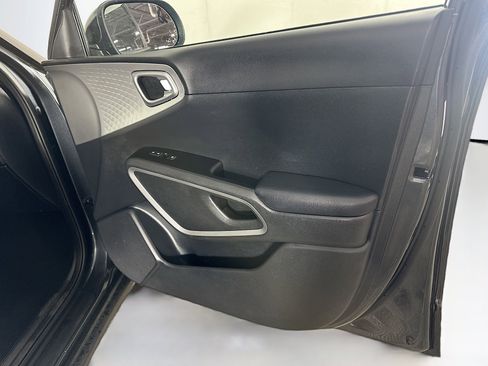 Used 2025 Kia Soul LX w/ LX Technology Package image 30