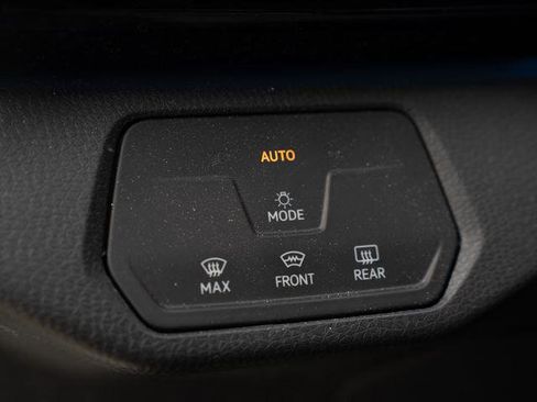Used 2023 Volkswagen ID.4 Pro AWD/4WD image 29